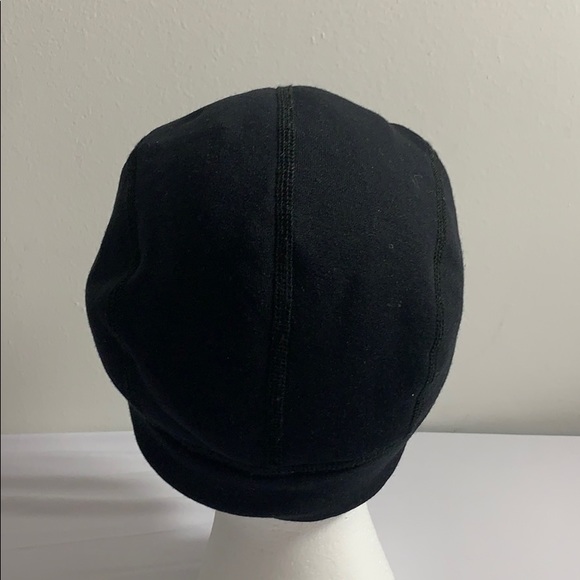 Black Toque - Picture 4 of 5